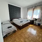 Apartman Zoya *